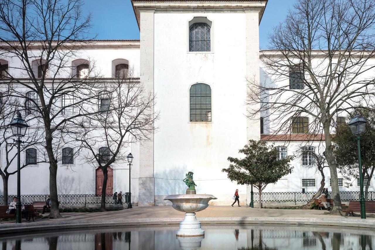 Lovelystay - Sunny Flat W/ Balcony Overseeing Graca And River Lisboa Eksteriør billede