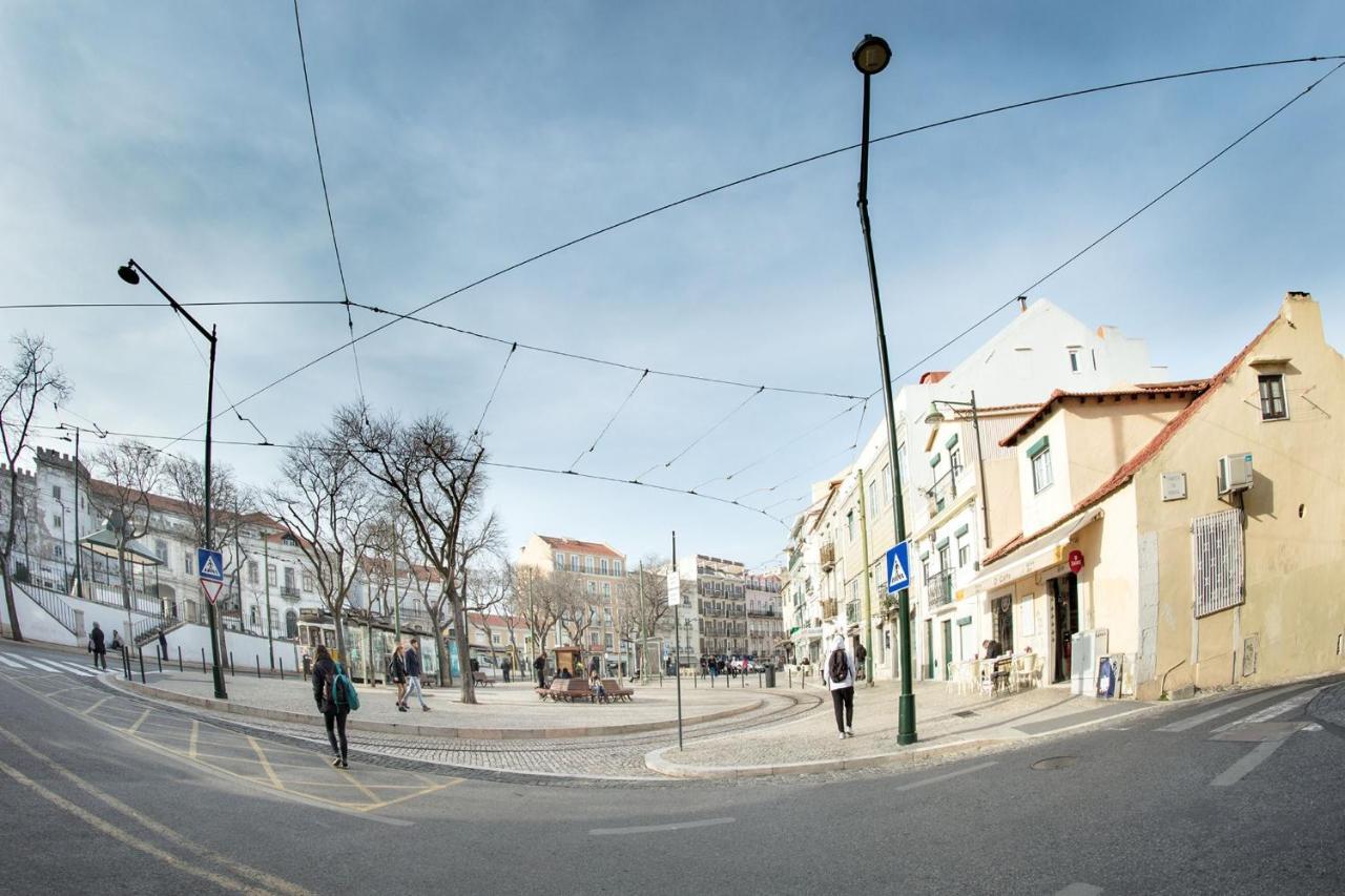 Lovelystay - Sunny Flat W/ Balcony Overseeing Graca And River Lisboa Eksteriør billede