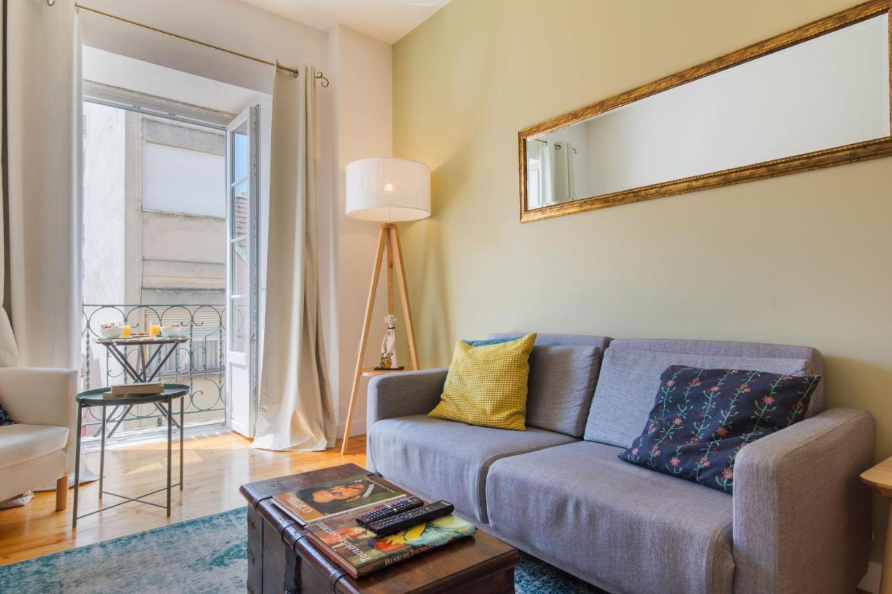 Lovelystay - Sunny Flat W/ Balcony Overseeing Graca And River Lisboa Eksteriør billede
