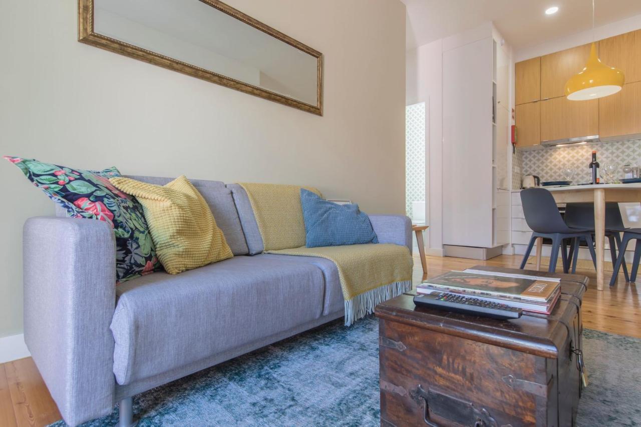 Lovelystay - Sunny Flat W/ Balcony Overseeing Graca And River Lisboa Eksteriør billede
