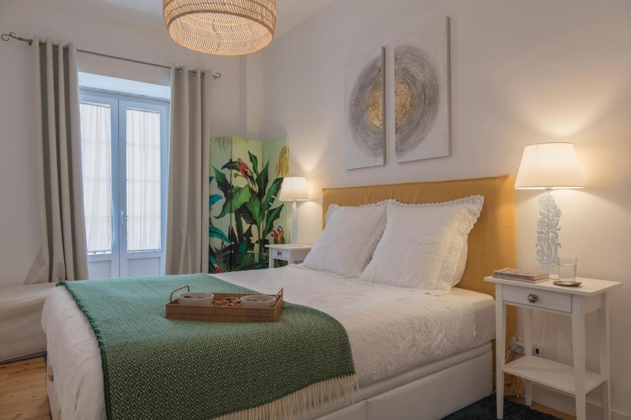 Lovelystay - Sunny Flat W/ Balcony Overseeing Graca And River Lisboa Eksteriør billede