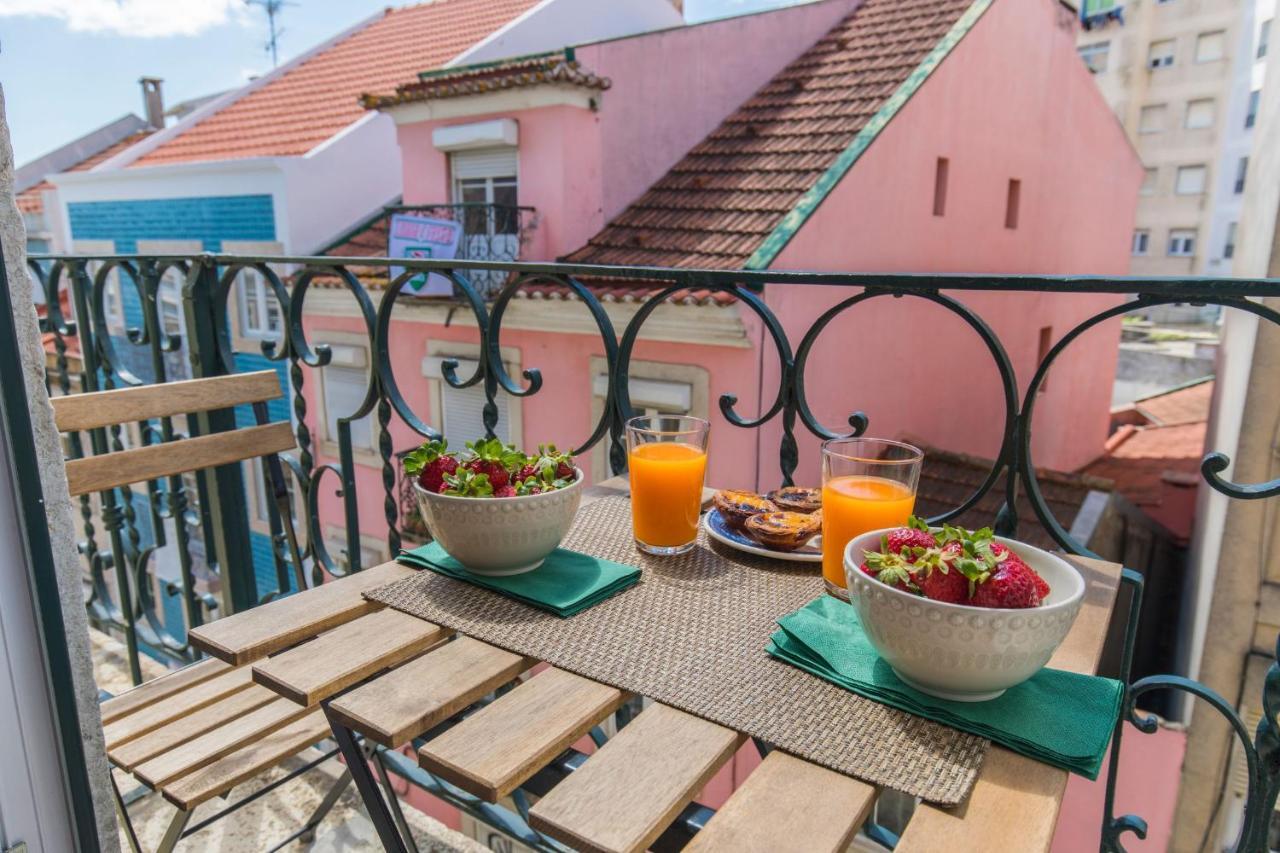 Lovelystay - Sunny Flat W/ Balcony Overseeing Graca And River Lisboa Eksteriør billede