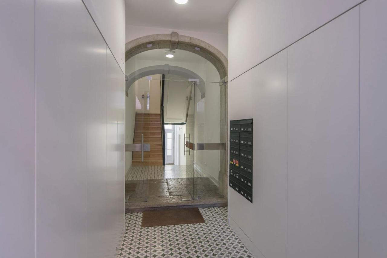 Lovelystay - Sunny Flat W/ Balcony Overseeing Graca And River Lisboa Eksteriør billede