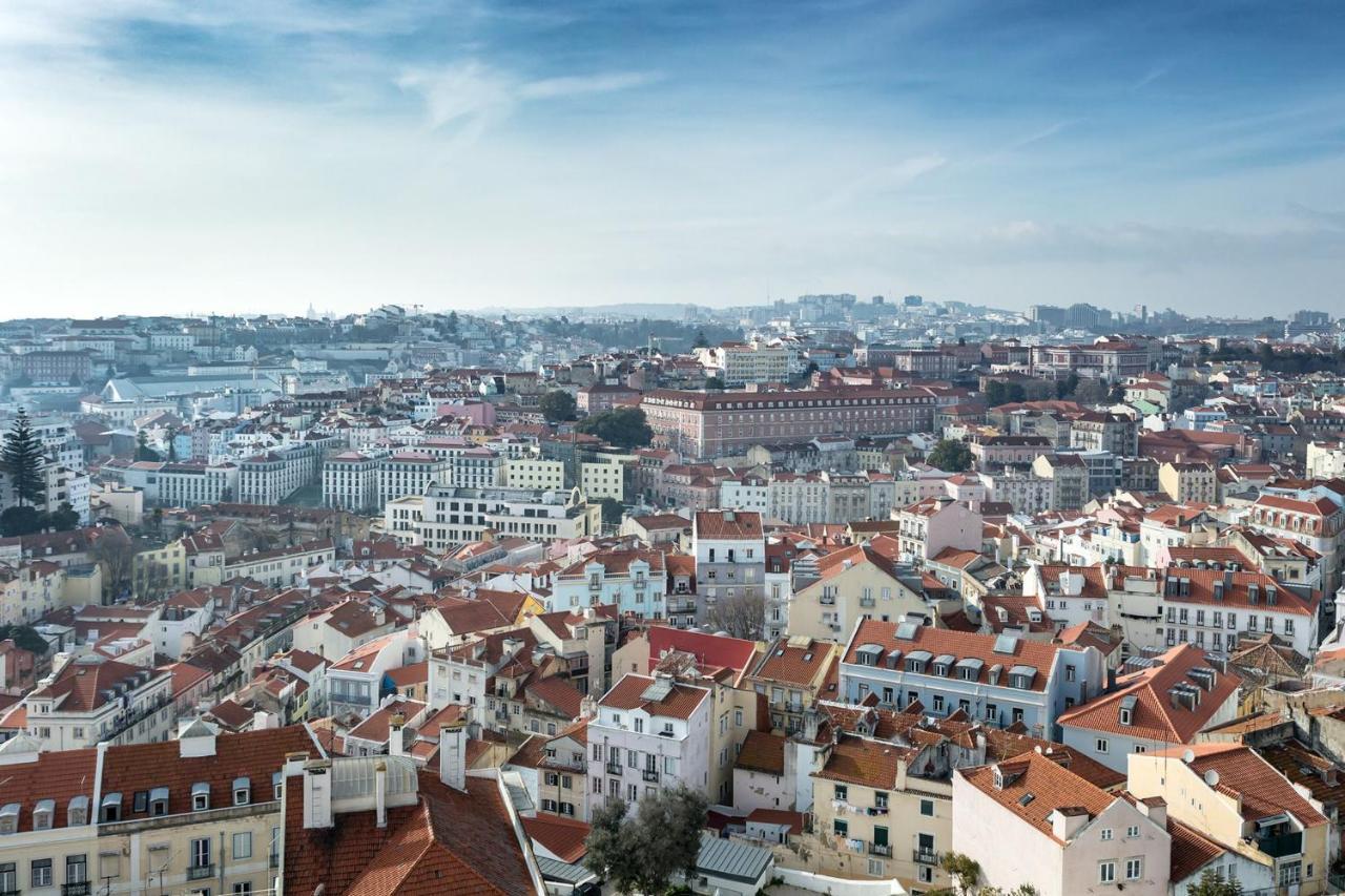 Lovelystay - Sunny Flat W/ Balcony Overseeing Graca And River Lisboa Eksteriør billede