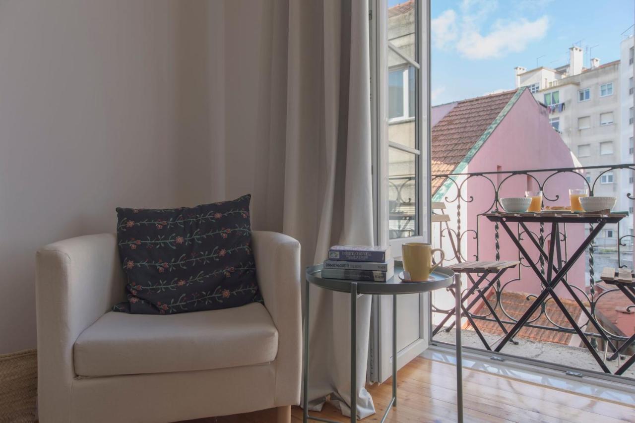 Lovelystay - Sunny Flat W/ Balcony Overseeing Graca And River Lisboa Eksteriør billede